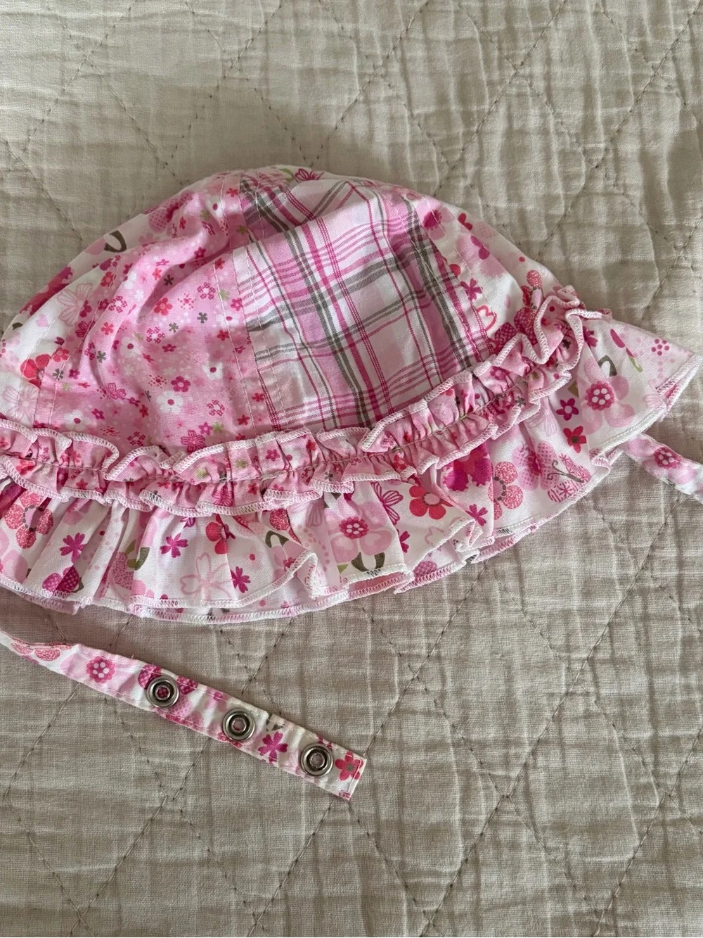 Baby Girl Newborn/0-3 Month Clothing Lot 11 Pieces Hats Bodysuits 100% Cotton